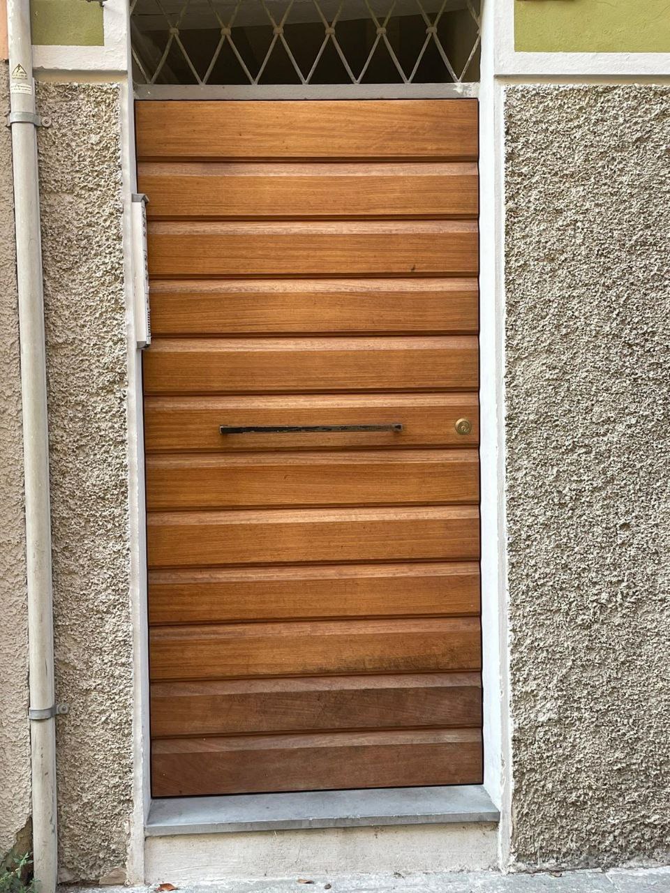 Esterno elegante dell'edificio Violetta Home nel centro storico di Parma