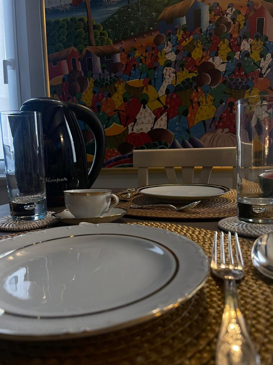 Area dining elegante con riscaldamento e comfort nel centro di Parma