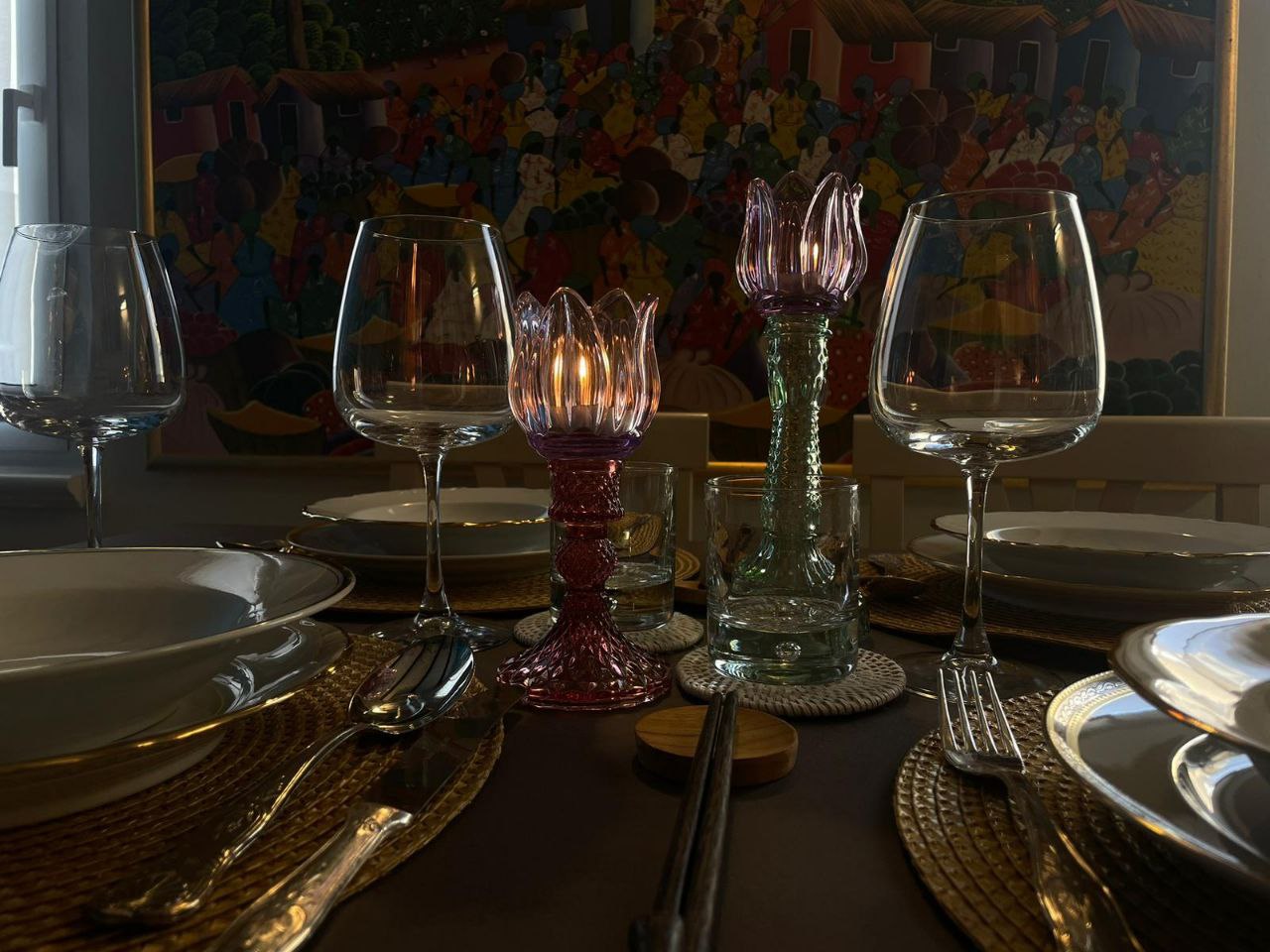 Spazio dining moderno e confortevole a Violetta Home